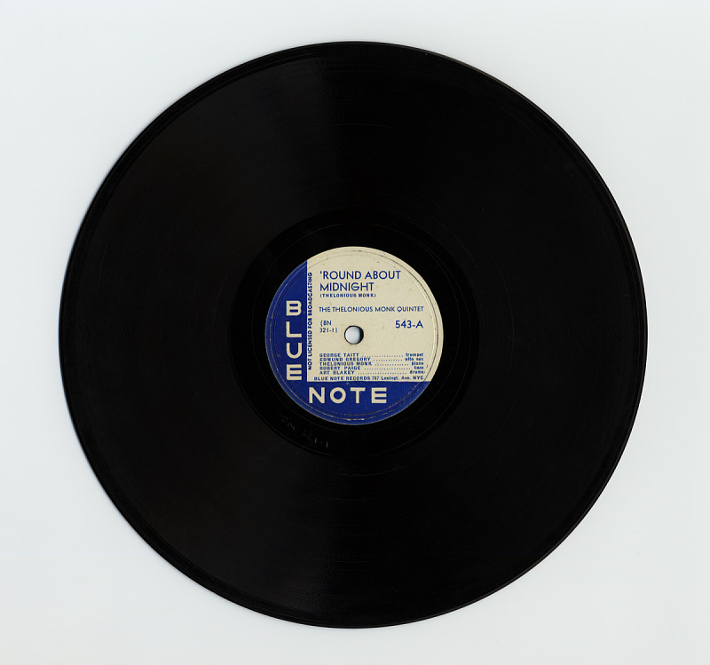 Album "Round About Midnight"